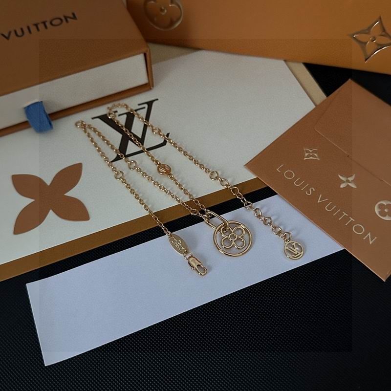 LV Necklace 03lyr406